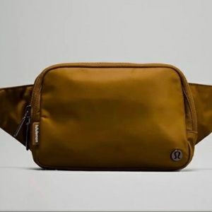 NWT Large Lululemon Everywhere Belt Bag Burnt Caramel